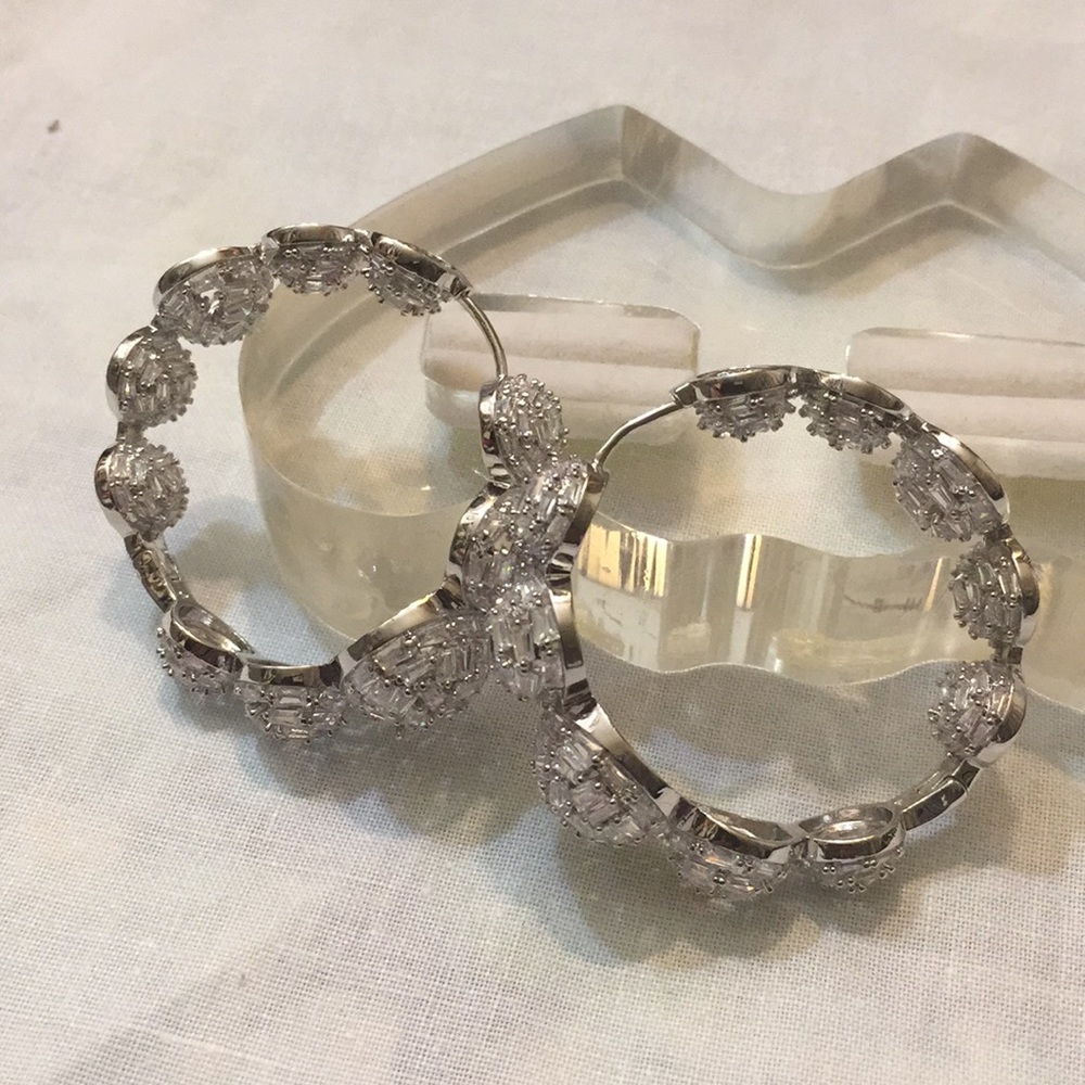Original diamond silver round earrings